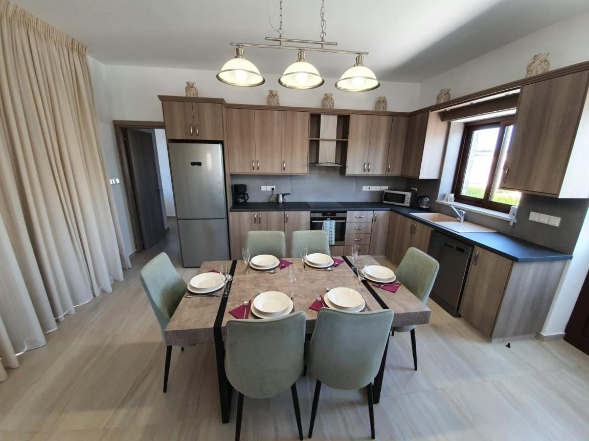 Villa Yermanina Geroskipou Bagian luar foto
