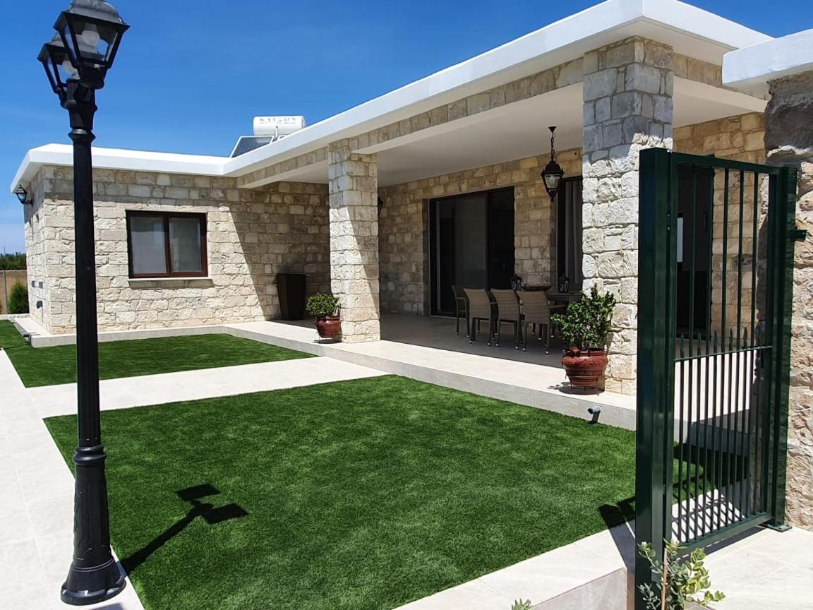 Villa Yermanina Geroskipou Bagian luar foto